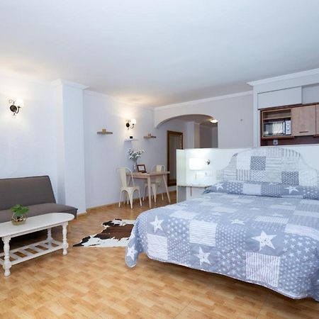 Unique Apartahotel 4-1 Торевиеха Екстериор снимка