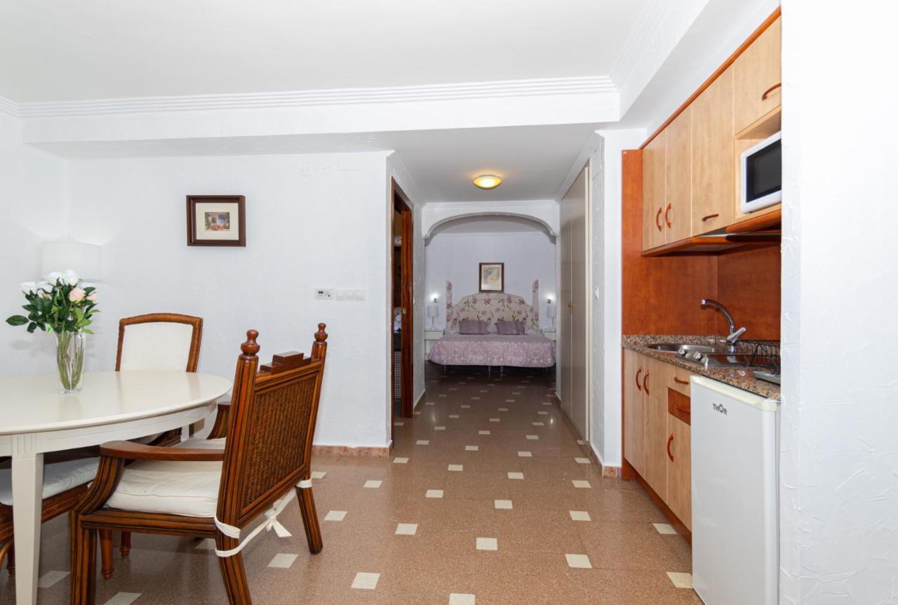 Unique Apartahotel 4-1 Торевиеха Екстериор снимка