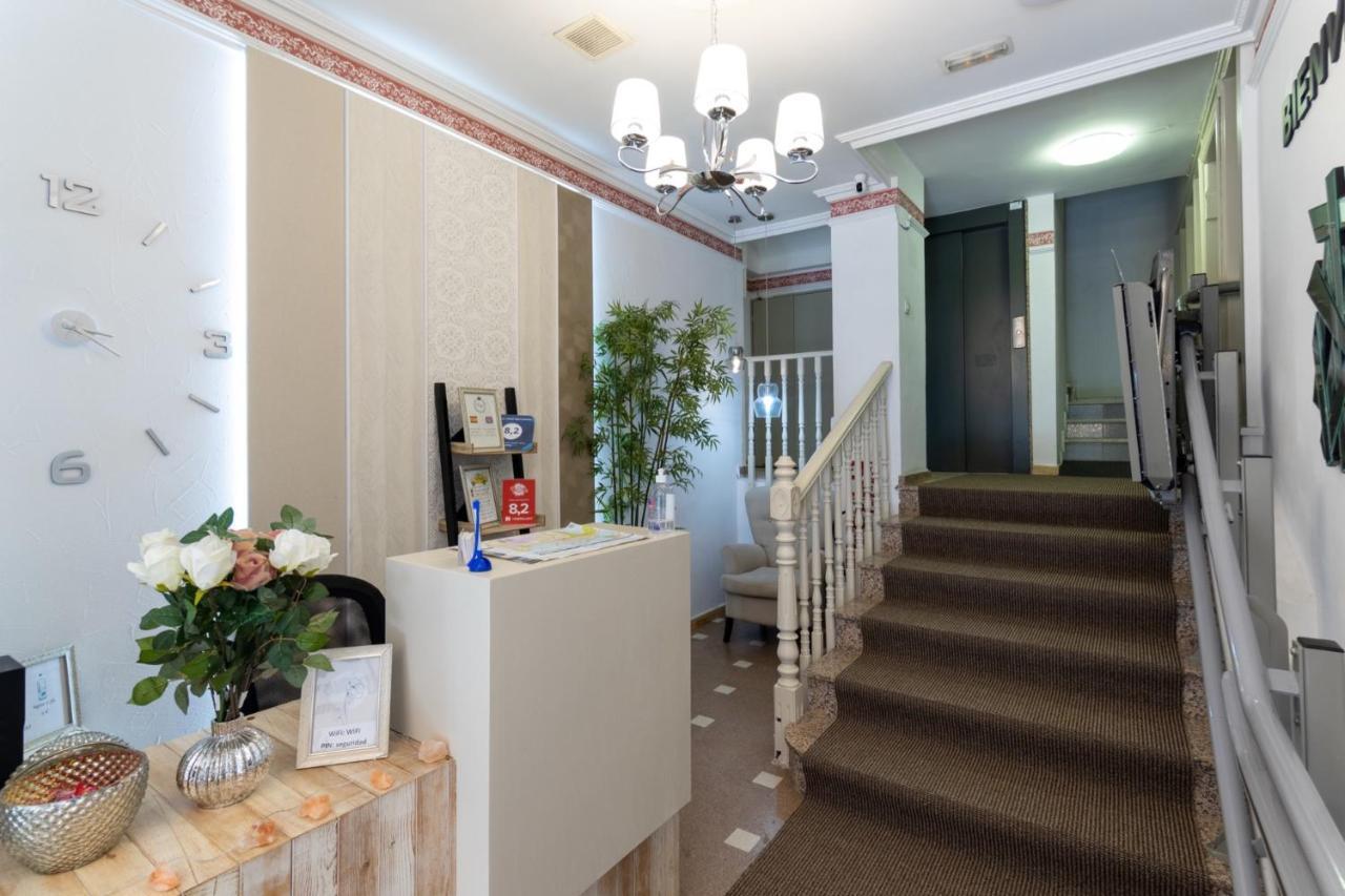 Unique Apartahotel 4-1 Торевиеха Екстериор снимка