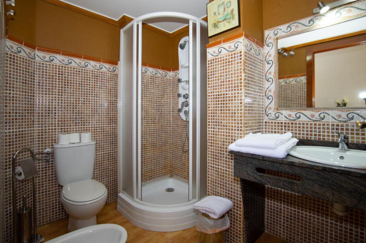 Unique Apartahotel 4-1 Торевиеха Екстериор снимка